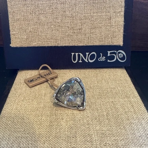 Uno de 50 Star Tremendo Ring - Picture 1 of 6